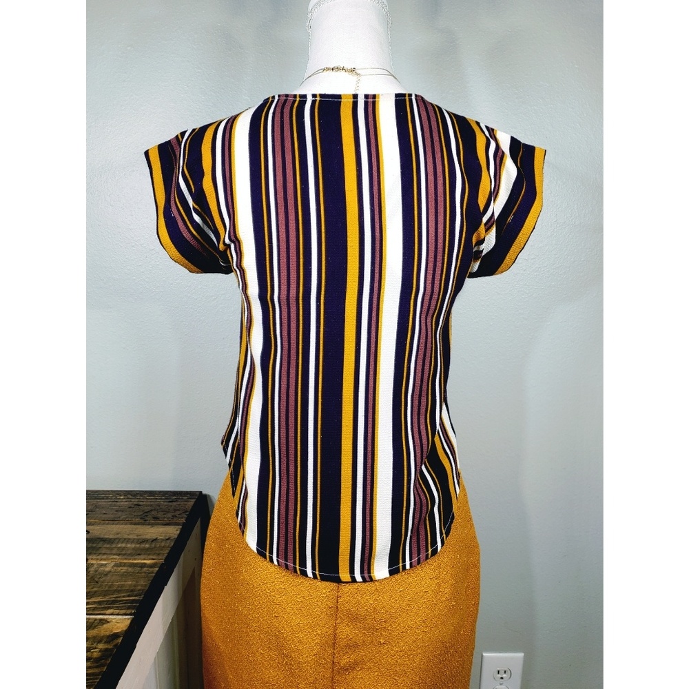 **SOLD**Iris top_c - Picture 5 of 7